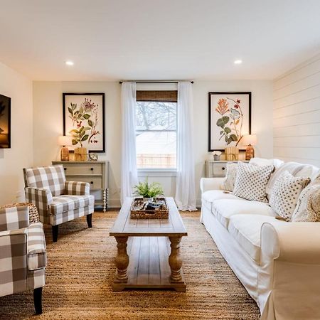 Downtown Luxury Farmhouse Apartment #4 West Dundee Экстерьер фото