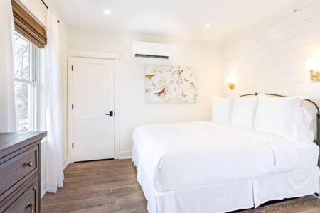 Downtown Luxury Farmhouse Apartment #4 West Dundee Экстерьер фото