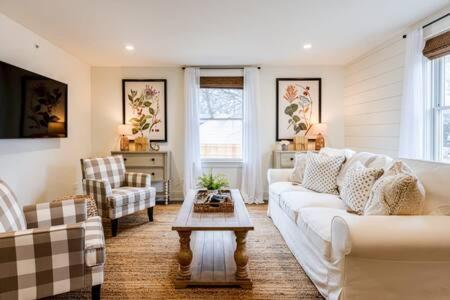 Downtown Luxury Farmhouse Apartment #4 West Dundee Экстерьер фото